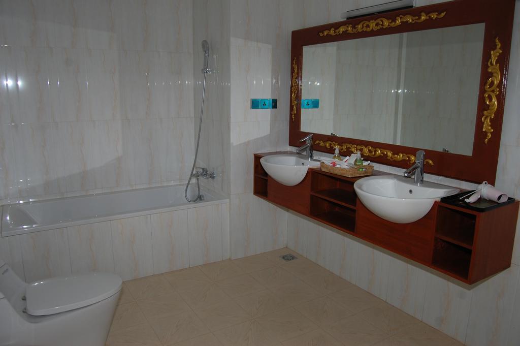 Su Tine San Royal Palace Hotel Bagan Phòng bức ảnh