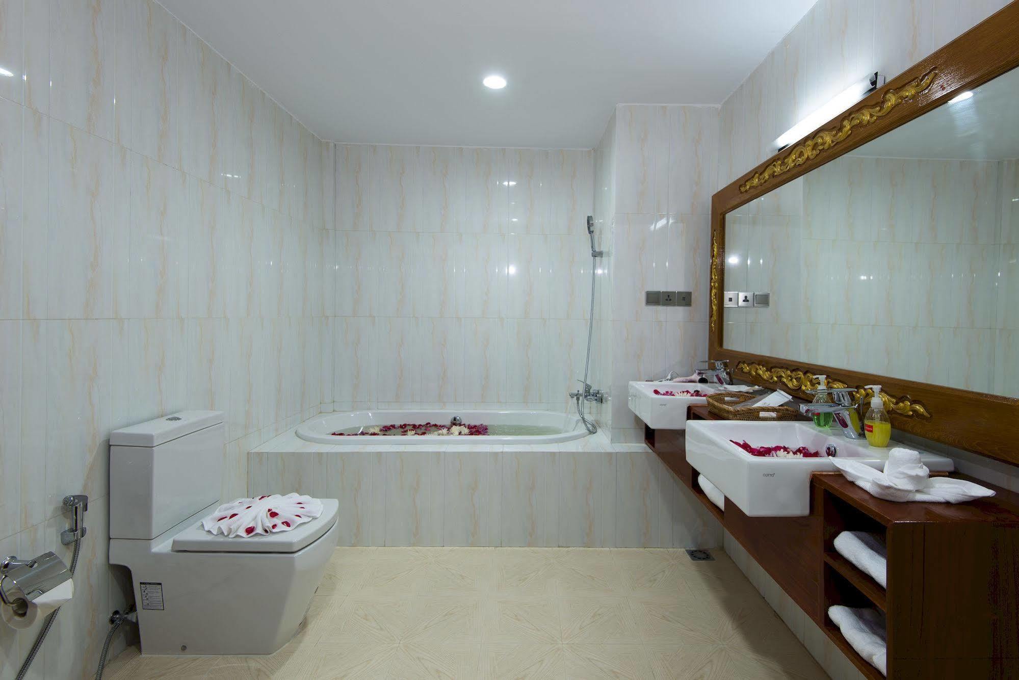 Su Tine San Royal Palace Hotel Bagan Ngoại thất bức ảnh