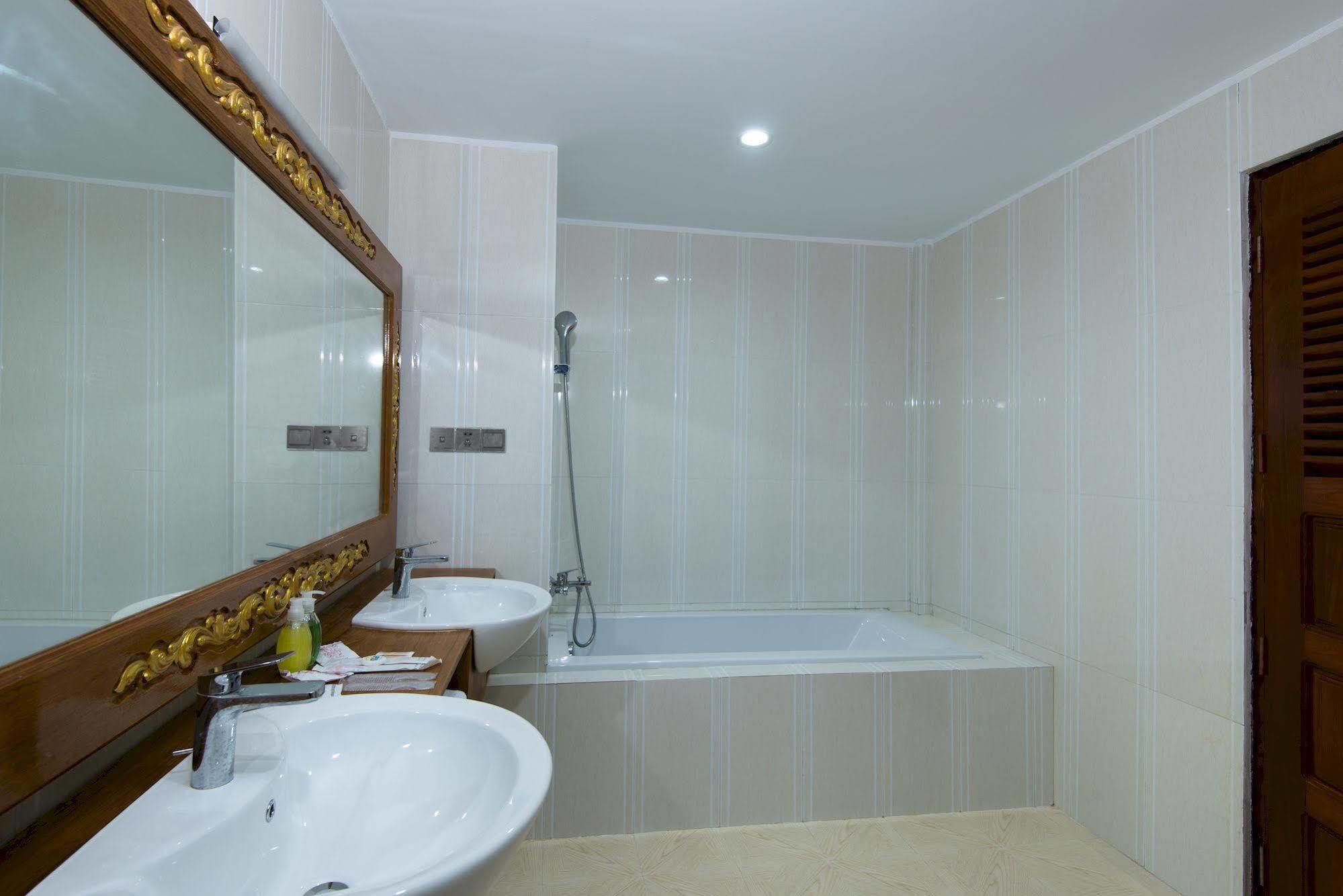 Su Tine San Royal Palace Hotel Bagan Ngoại thất bức ảnh